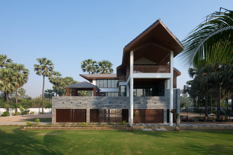 Gable House / B.DESIGN24 STUDIO